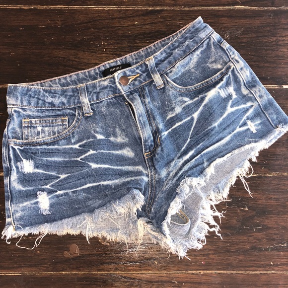 Trendy clothes - Picture 3 of 3